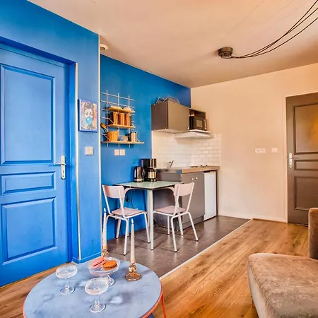 La Bonbonniere, Bleue Ou Rose * Caen