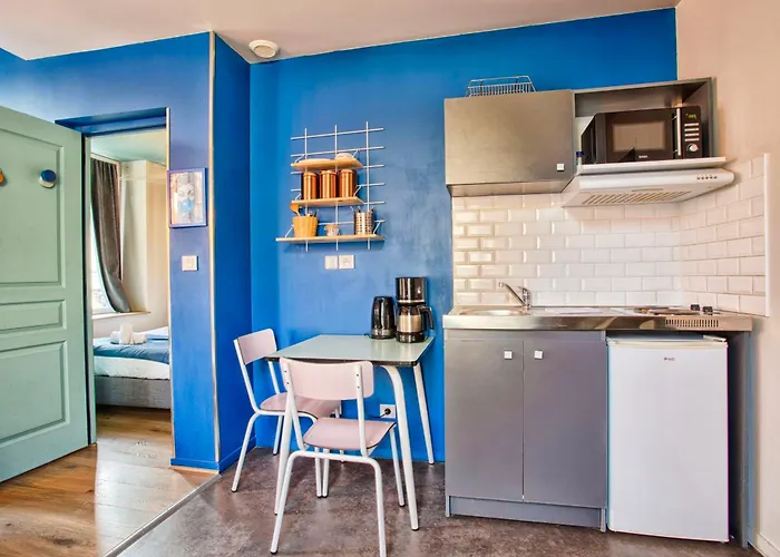 La Bonbonniere, Bleue Ou Rose *