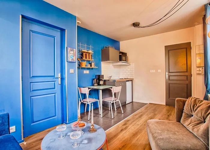 La Bonbonniere, Bleue Ou Rose * Caen